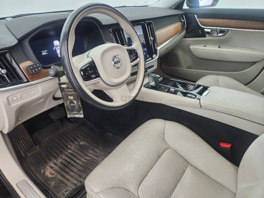 וולוו S90