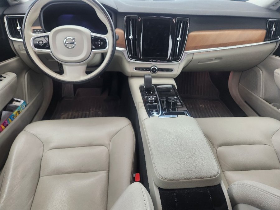 וולוו S90