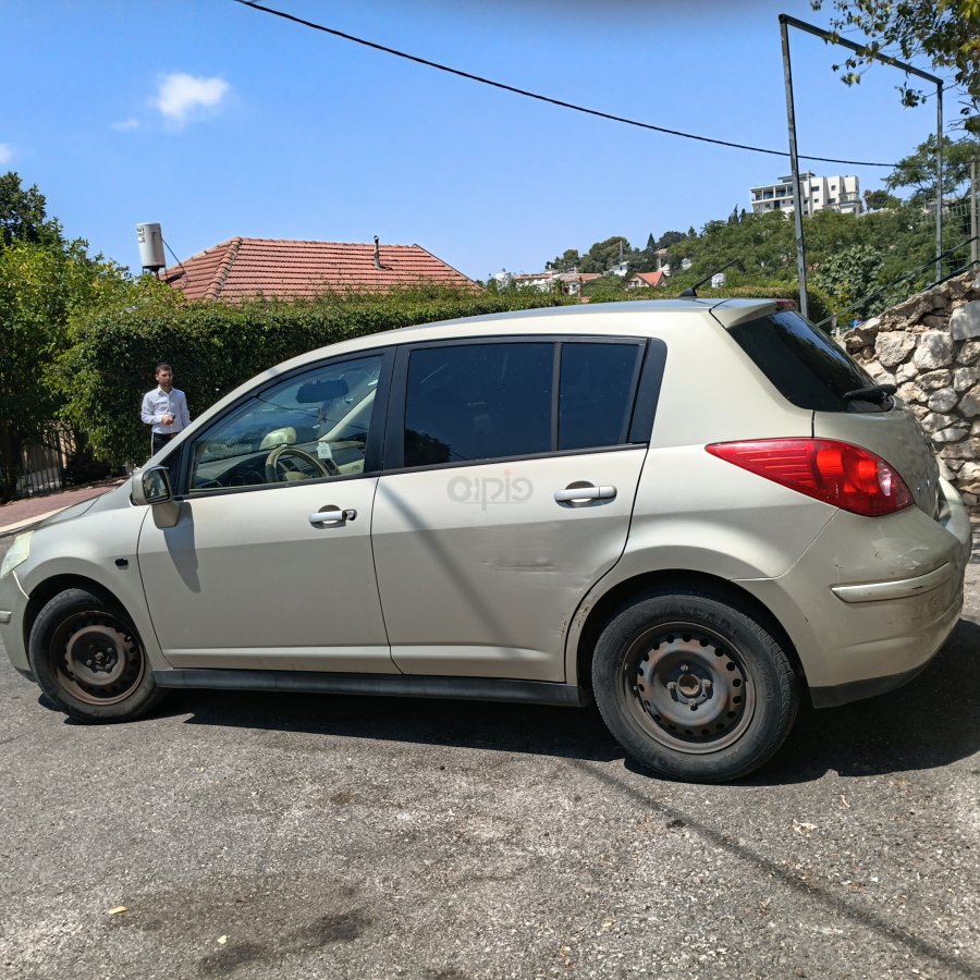 ניסאן טידה