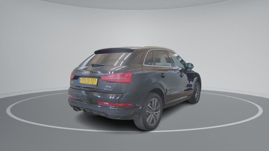 אאודי Q3