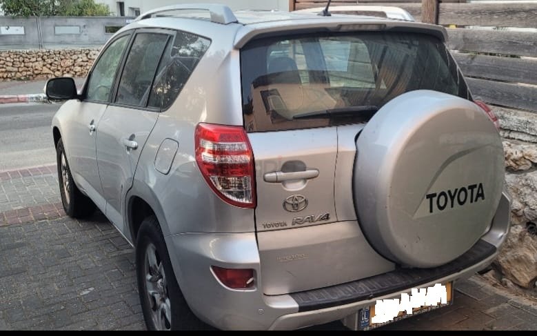 טויוטה RAV4