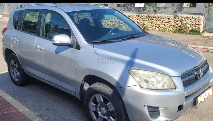 טויוטה RAV4