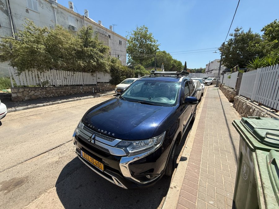 מיצובישי אאוטלנדר