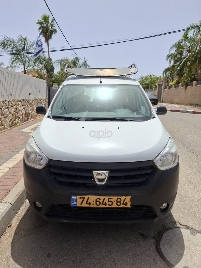 דאציה DOKKER