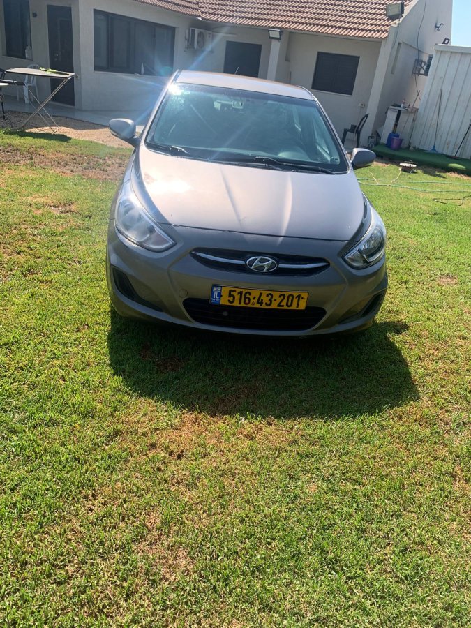 יונדאי I25