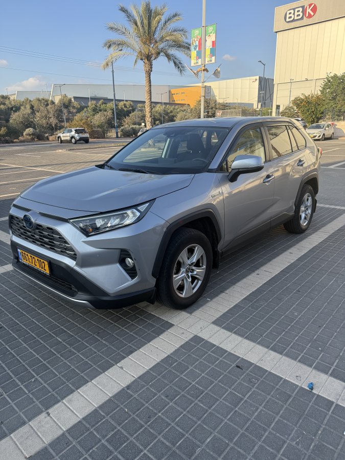 טויוטה RAV4 2021