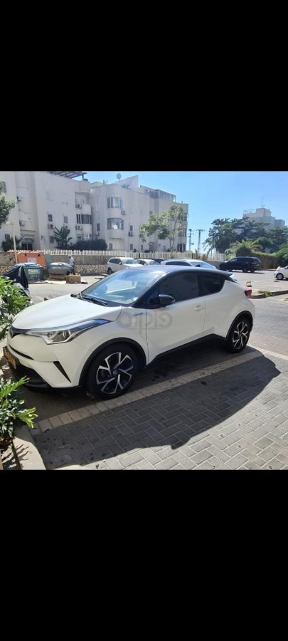 טויוטה C-HR תמונה 2