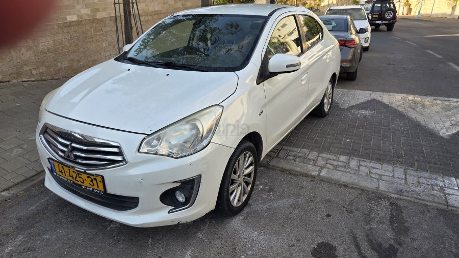 מיצובישי אטראז' תמונה 2
