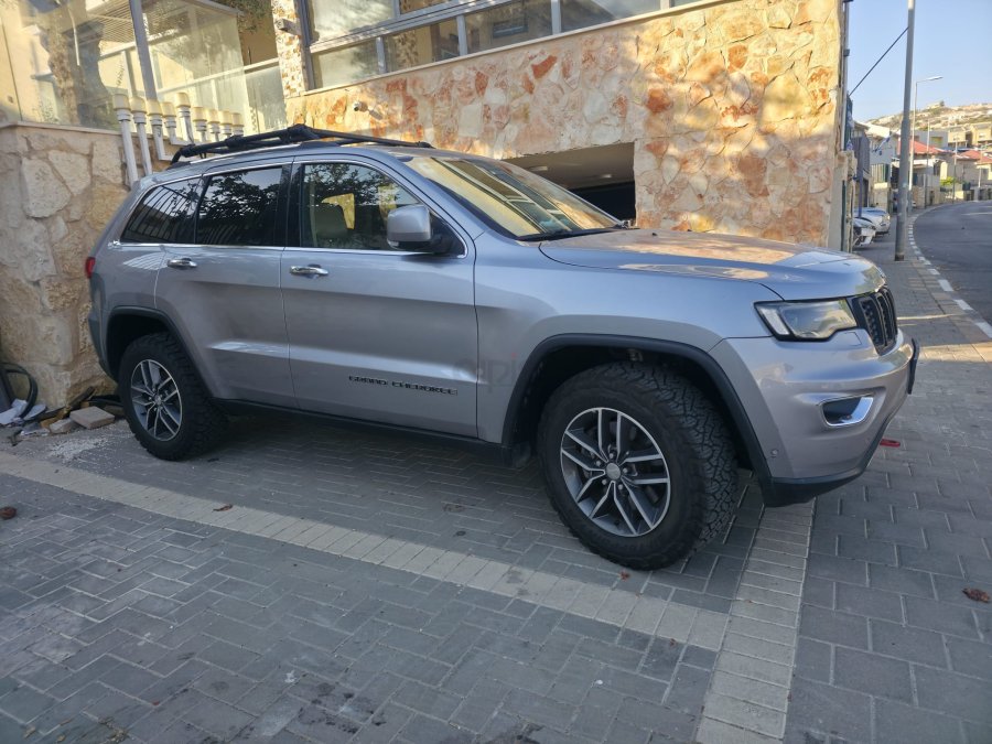 ג'יפ גרנד צ'ירוקי תמונה 3