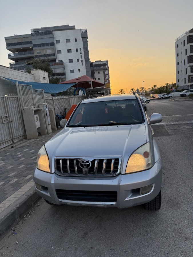 טויוטה לנד קרוזר 2008