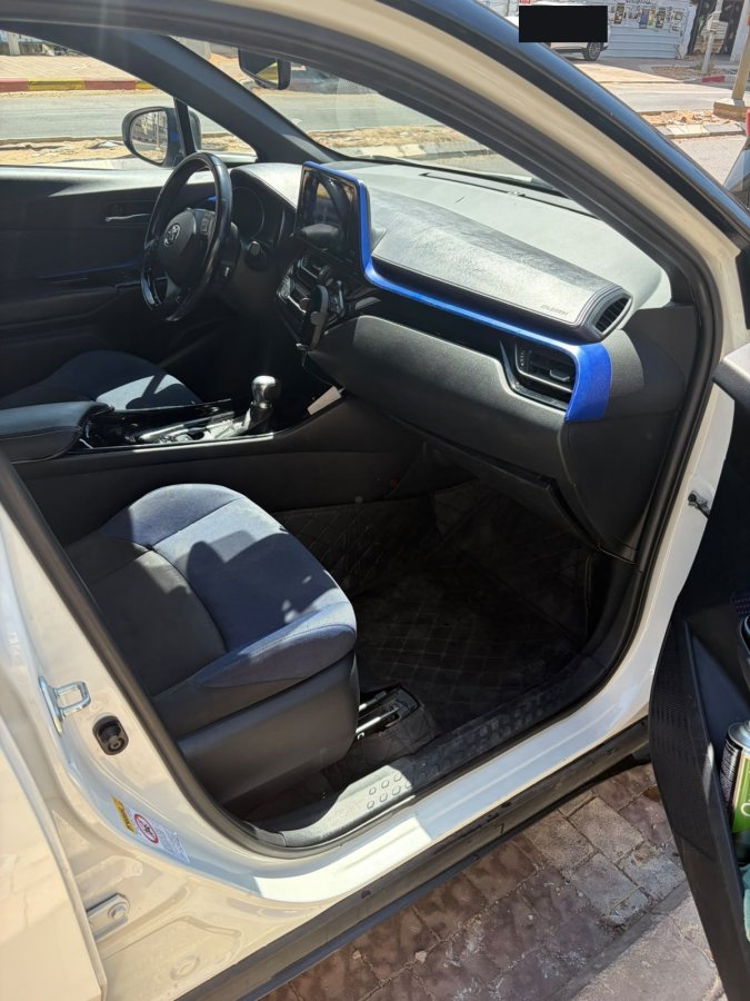 טויוטה C-HR 2017