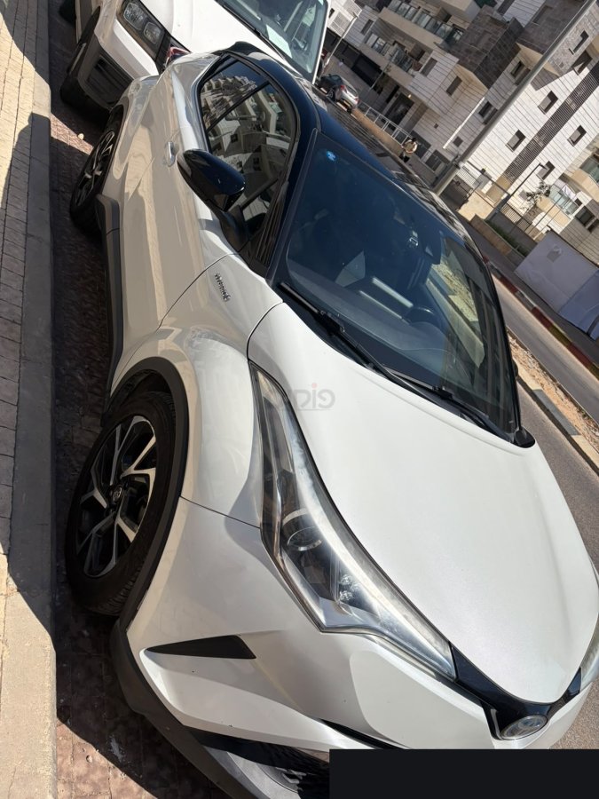 טויוטה C-HR תמונה 2