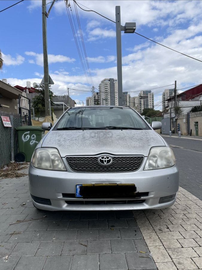 טויוטה קורולה 2003