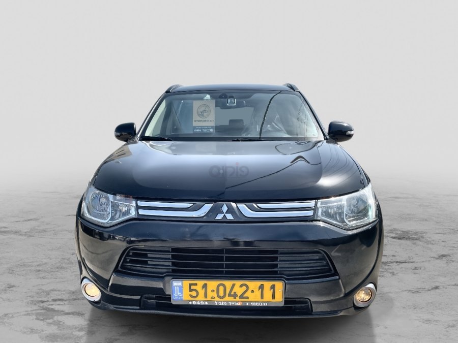מיצובישי פג'רו 2013