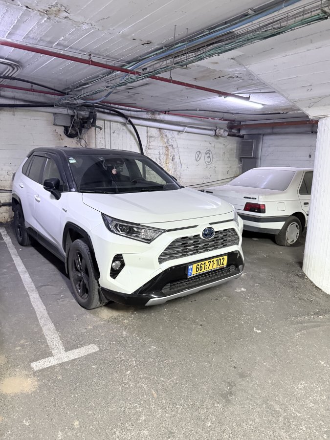 טויוטה RAV4 2021