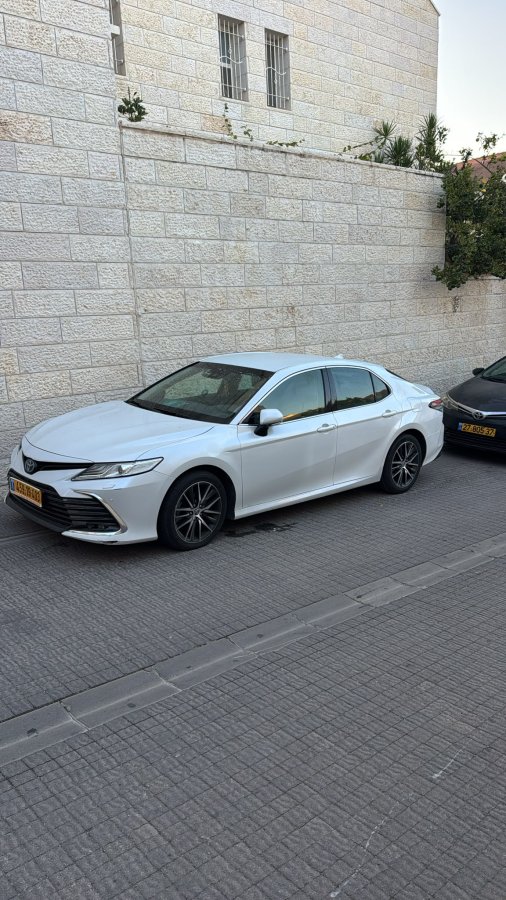 טויוטה קאמרי 2023