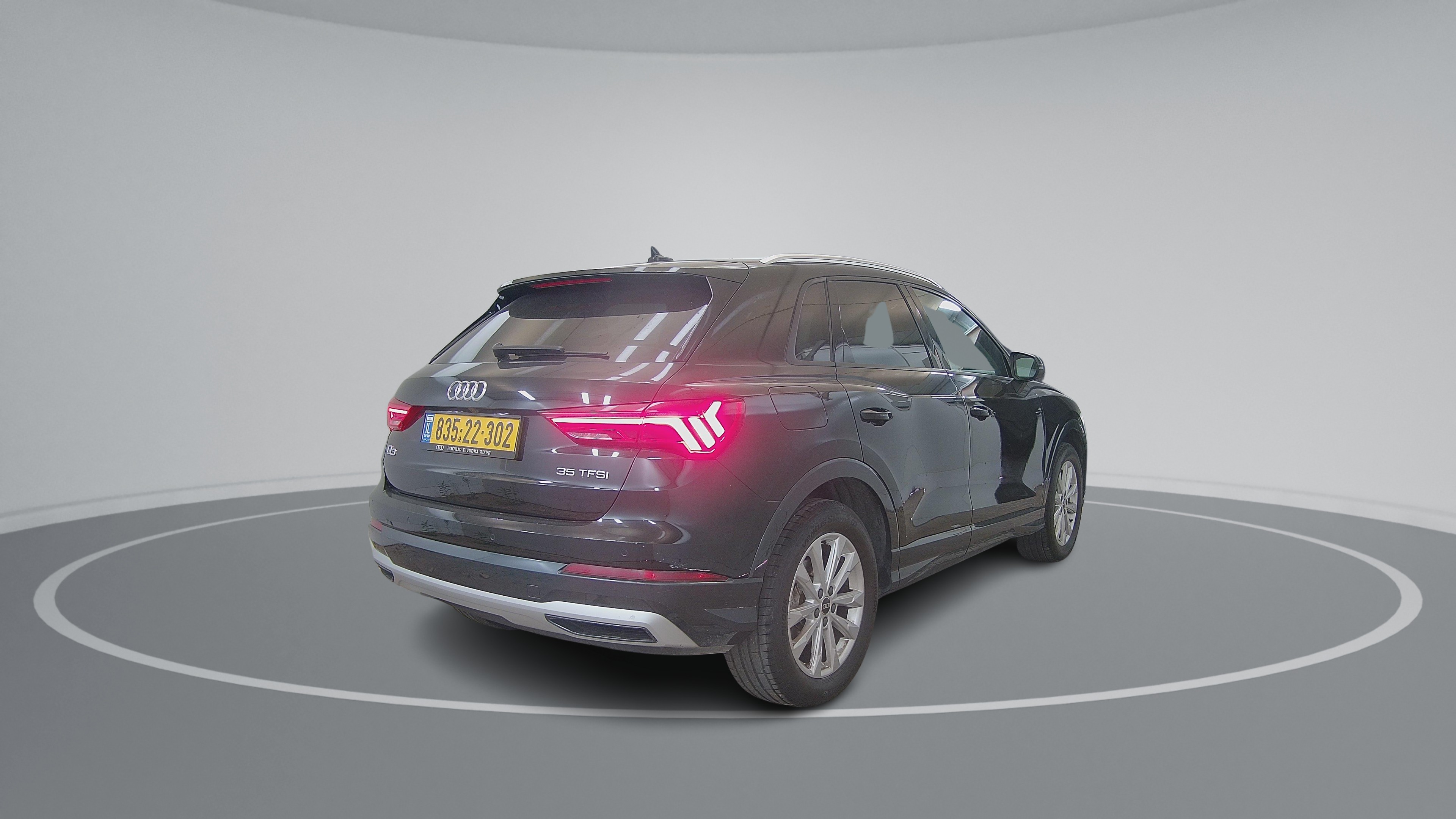 אאודי Q3